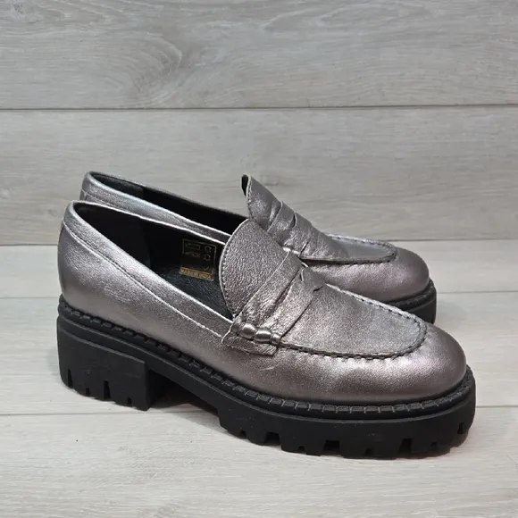 Free People Women Metallic Silver Loafers Chunky Tractor Clog Shoes Sz 38.5/8.5