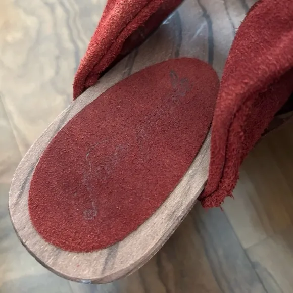 Free People | Women’s rust Emmy suede leather criss cross bridge strap clogs sz7