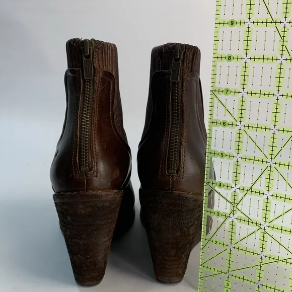 Frye Carrie scrunch back zip wedge Brown Leather Women Ankle Boots Sz 7
