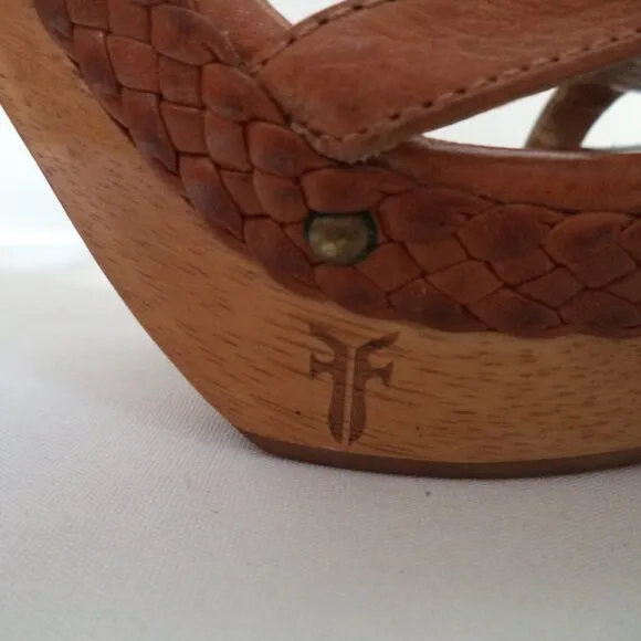 FRYE Dara Leather wooden heels sandals brown platform Embroidered Size Sz 10