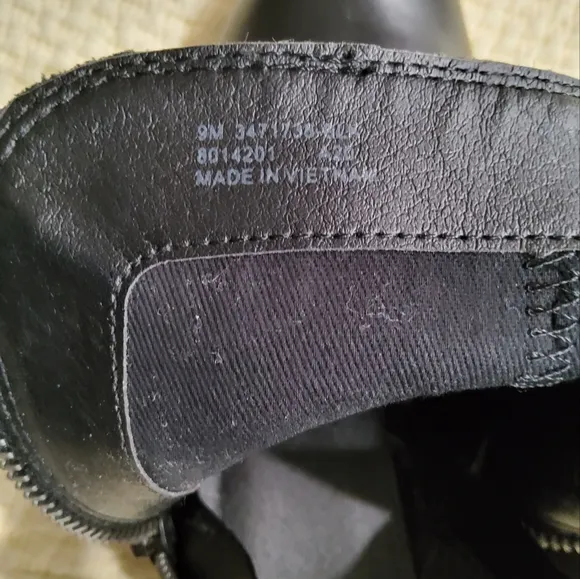 Frye Judith Zippered Ankle Boots Size 9