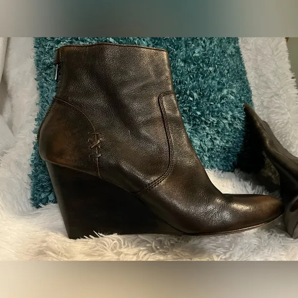 Frye Regina wedge booties