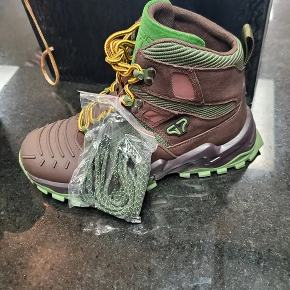 G7 Blac Leaf boots Sz Various