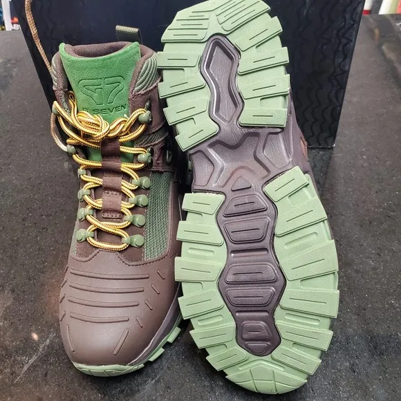 G7 Blac Leaf boots Sz Various