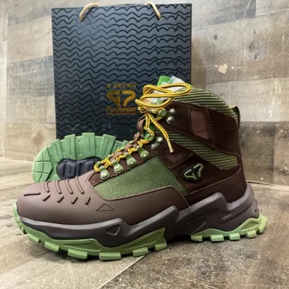 G7 Blac Leaf boots Sz Various