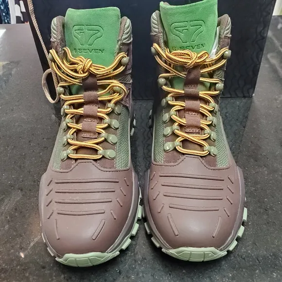 G7 Blac Leaf boots Sz Various