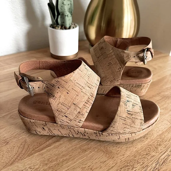 Gentle Souls by Kenneth Cole Women's Lori Platform Sandals Size 7.5