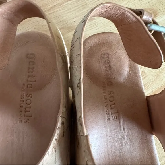 Gentle Souls by Kenneth Cole Women's Lori Platform Sandals Size 7.5