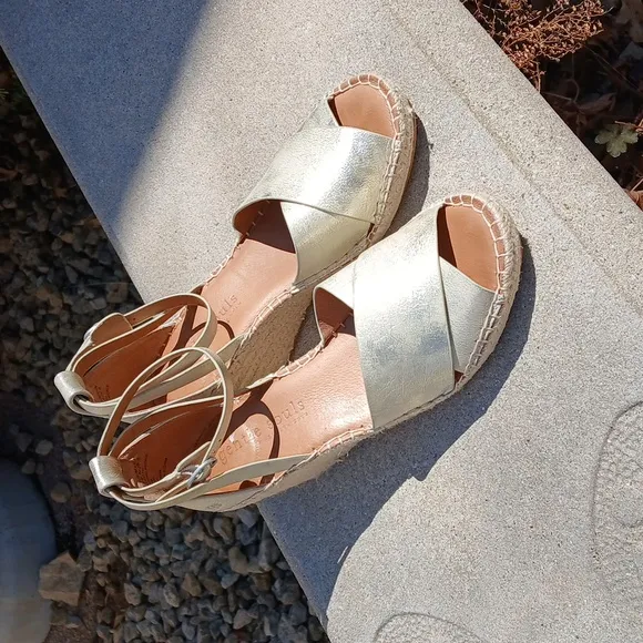 GENTLE SOULS - KENNETH COLE LEATHER Espadrille Wedge Sandal size 9