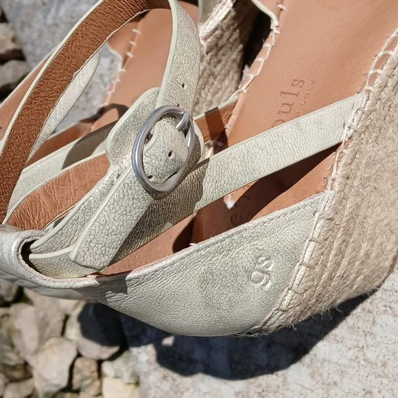 GENTLE SOULS - KENNETH COLE LEATHER Espadrille Wedge Sandal size 9