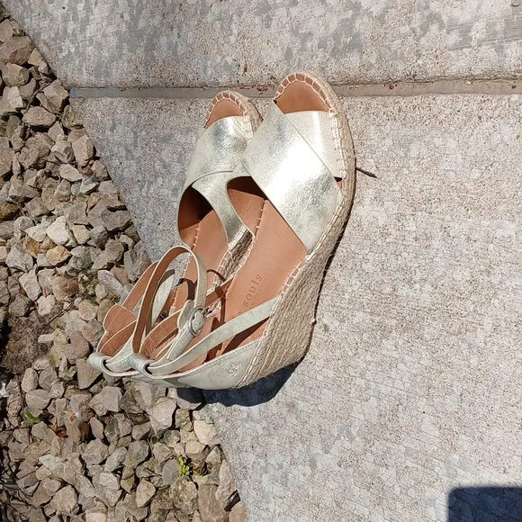 GENTLE SOULS - KENNETH COLE LEATHER Espadrille Wedge Sandal size 9