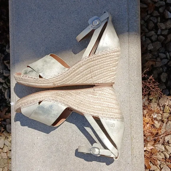 GENTLE SOULS - KENNETH COLE LEATHER Espadrille Wedge Sandal size 9