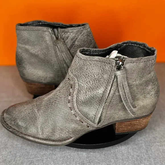 Giani Bernini Alvin Grey Bootie With Defects Pre Loved Size 8.5