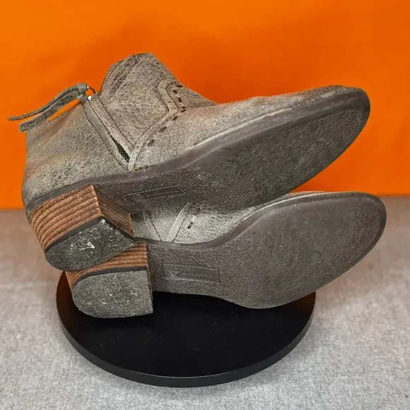 Giani Bernini Alvin Grey Bootie With Defects Pre Loved Size 8.5