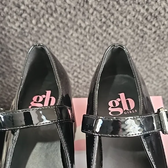 Gianni Bini Black Dress Shoes with Chunky Platform