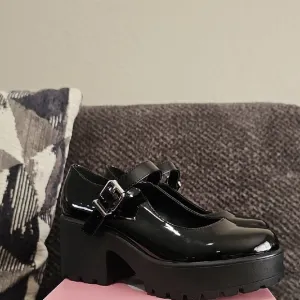 Gianni Bini Black Dress Shoes with Chunky Platform