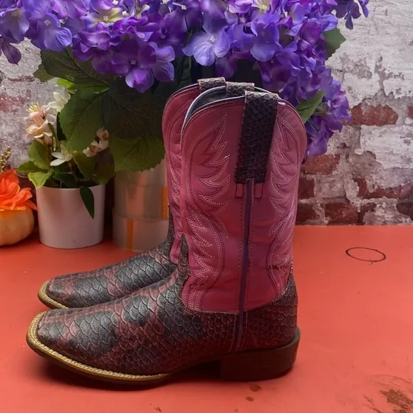 Girls Ariat Boots SZ 3