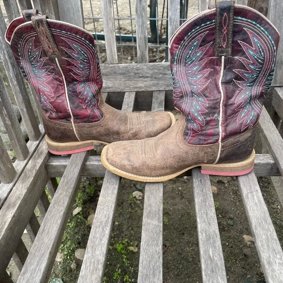 Girl’s Ariat Western Cowboy Cowgirl boots size 1