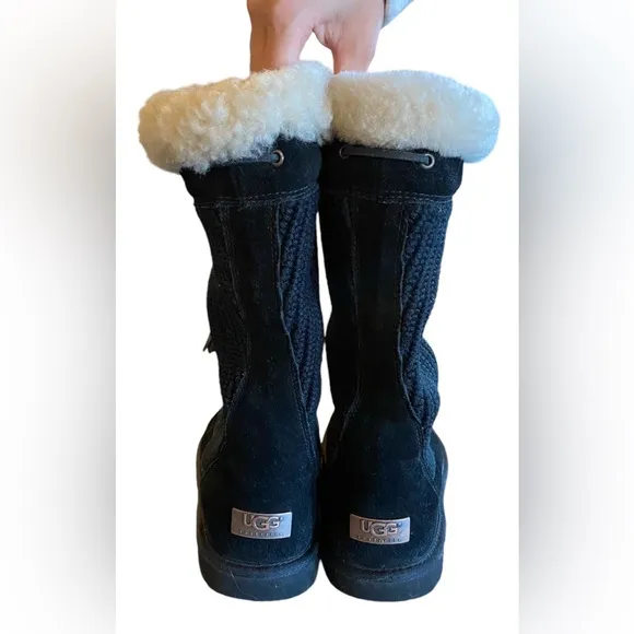 Girls UGG Boots Black Tassled Size 4