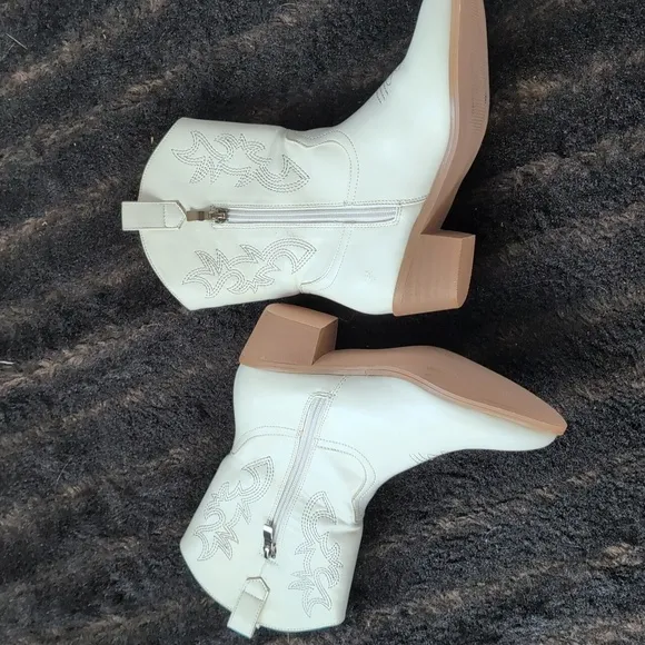 Girls white cowgirl boot
