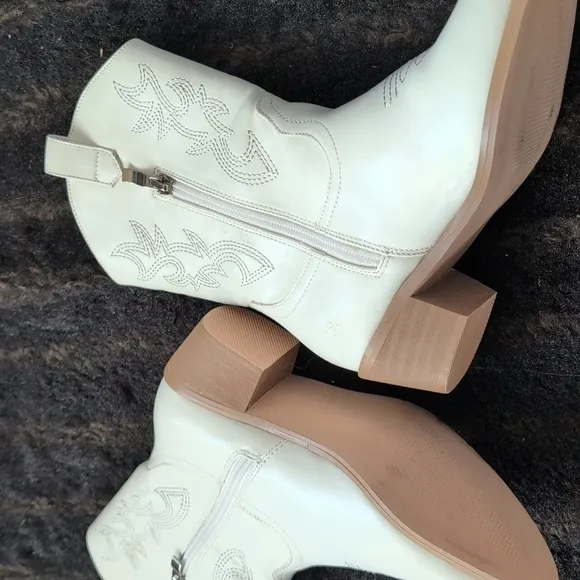 Girls white cowgirl boot