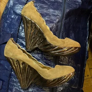 Giuseppe Zanotti Brown and Green Wedges with Artistic Flair