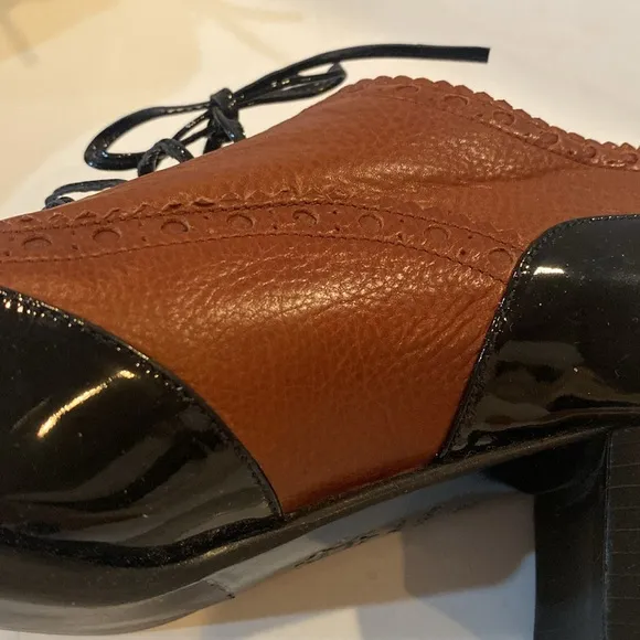 Granny Shoes: Black Patent Leather, Brown Leather Wing Tip Oxfords Italy 39 VGUC