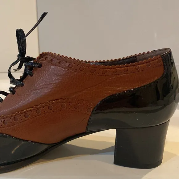 Granny Shoes: Black Patent Leather, Brown Leather Wing Tip Oxfords Italy 39 VGUC