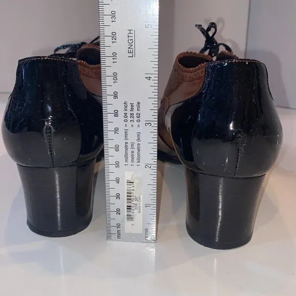 Granny Shoes: Black Patent Leather, Brown Leather Wing Tip Oxfords Italy 39 VGUC