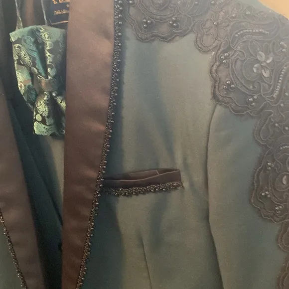 Green and Black luxury prom suit