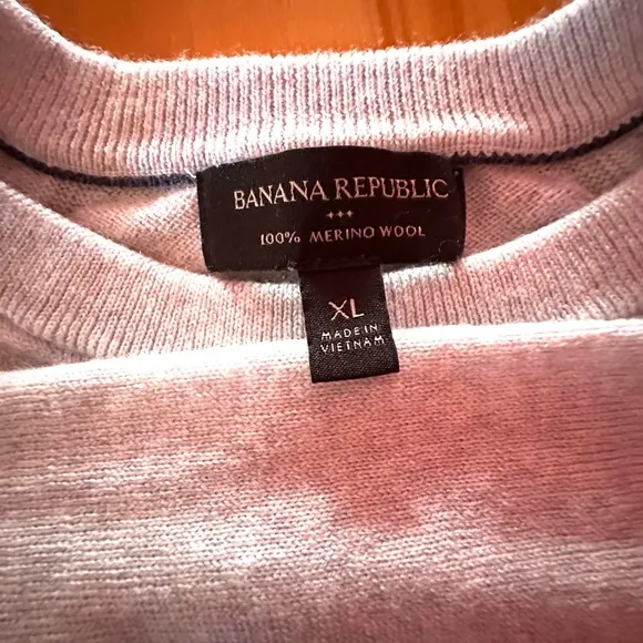 Grey Banana Republic 100% Marino Wool sweater size XL