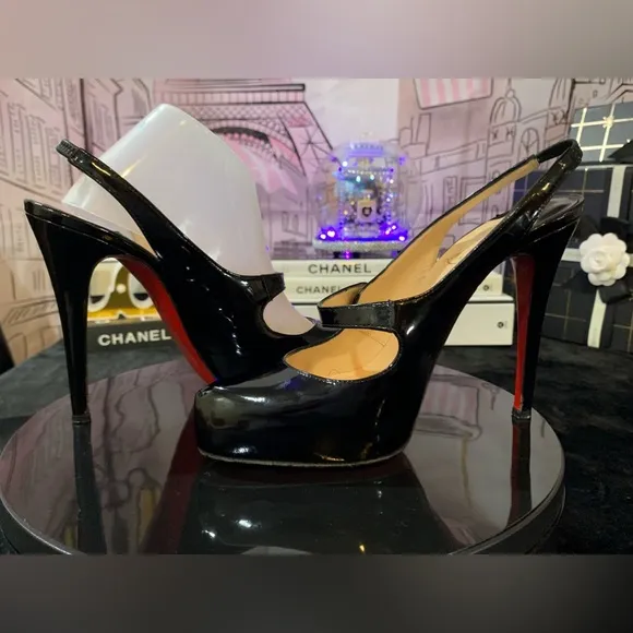 GUC🩷Christian Louboutin Slingback sandals.