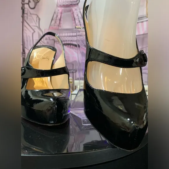 GUC🩷Christian Louboutin Slingback sandals.