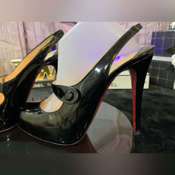 GUC🩷Christian Louboutin Slingback sandals.