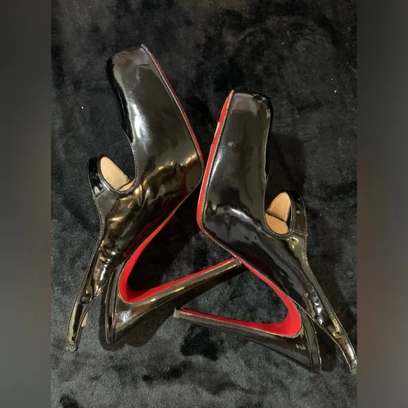 GUC🩷Christian Louboutin Slingback sandals.