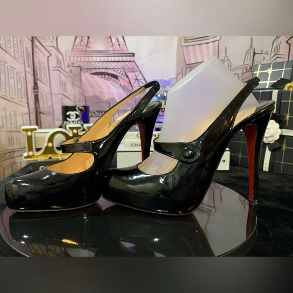 GUC🩷Christian Louboutin Slingback sandals.