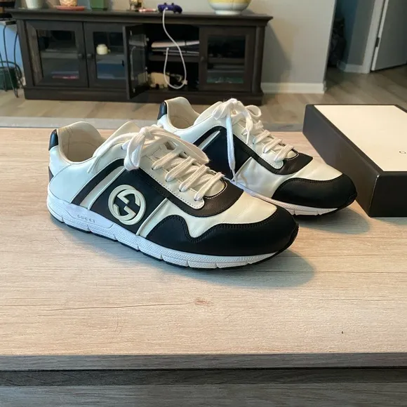 Gucci Men's Black and White Sneakers