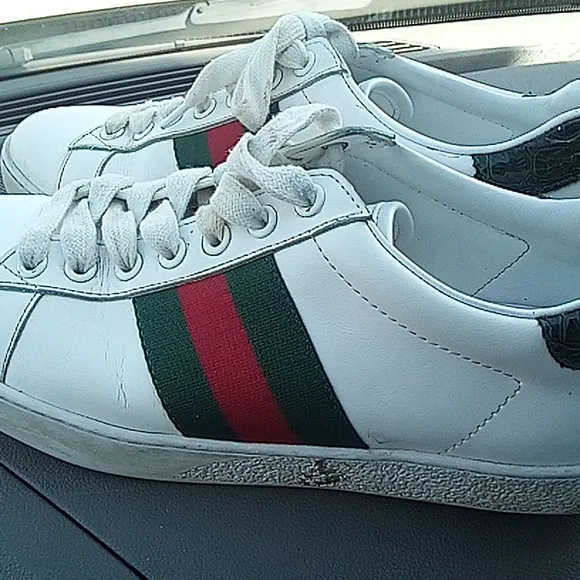 Gucci Men's White Sneakers with Red and Green Stripes