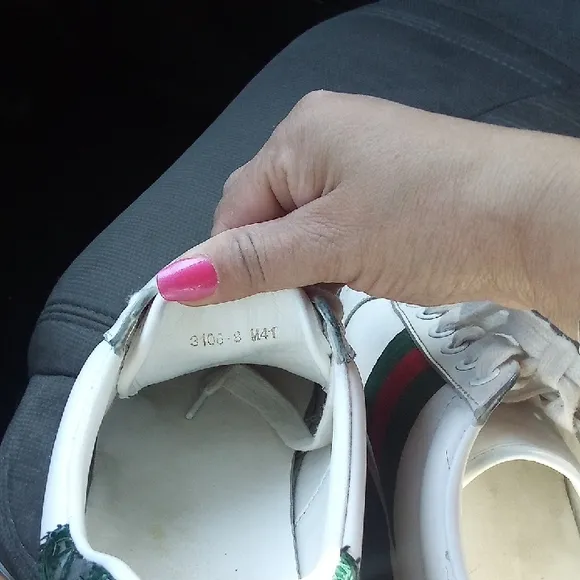 Gucci Men's White Sneakers with Red and Green Stripes