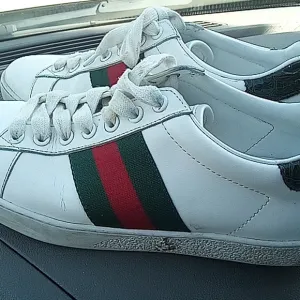 Gucci Men's White Sneakers with Red and Green Stripes