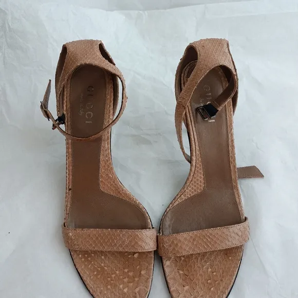 Gucci Sandal luxury  Snake Skin Ankle Strap Heels sz 8.5B