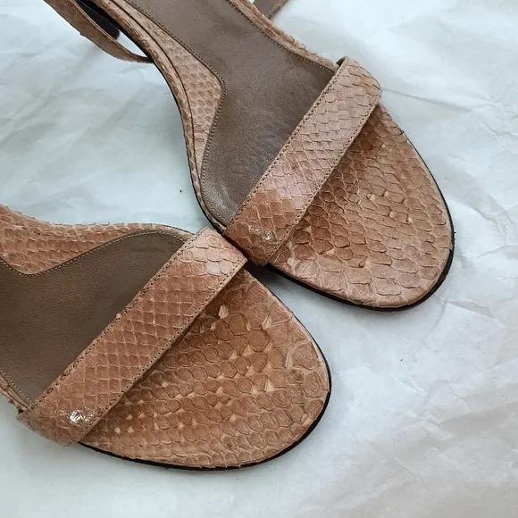 Gucci Sandal luxury  Snake Skin Ankle Strap Heels sz 8.5B