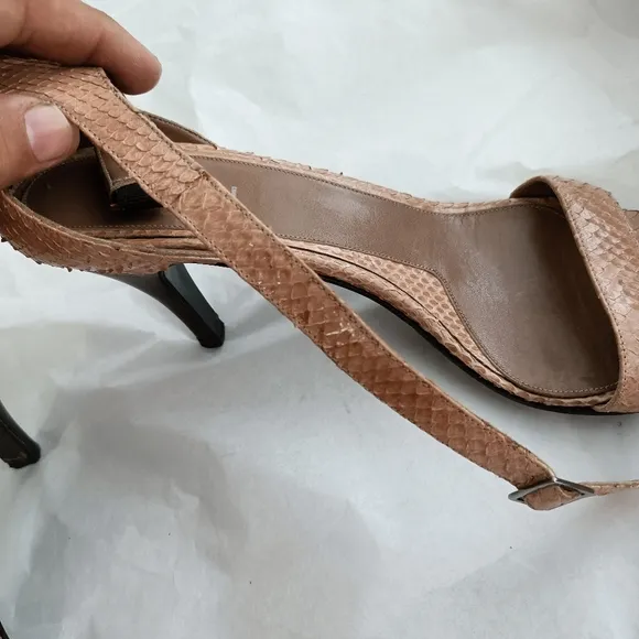 Gucci Sandal luxury  Snake Skin Ankle Strap Heels sz 8.5B