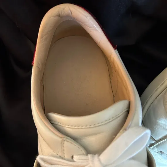 Gucci Women’s White Sneakers pre-owned