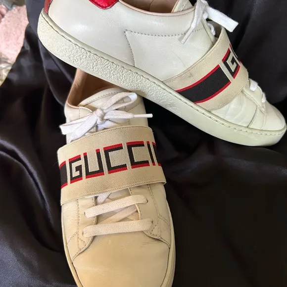 Gucci Women’s White Sneakers pre-owned