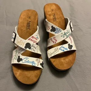 HAND PAINTED Gorgeous Sandals! Size 8 / 7.5!