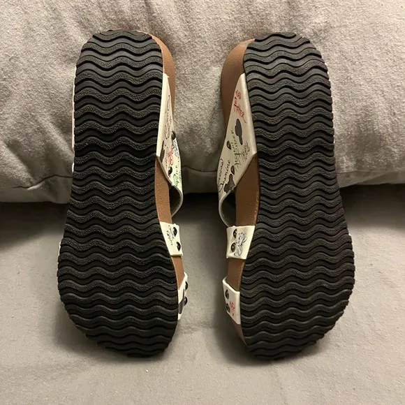 HAND PAINTED Gorgeous Sandals! Size 8 / 7.5!