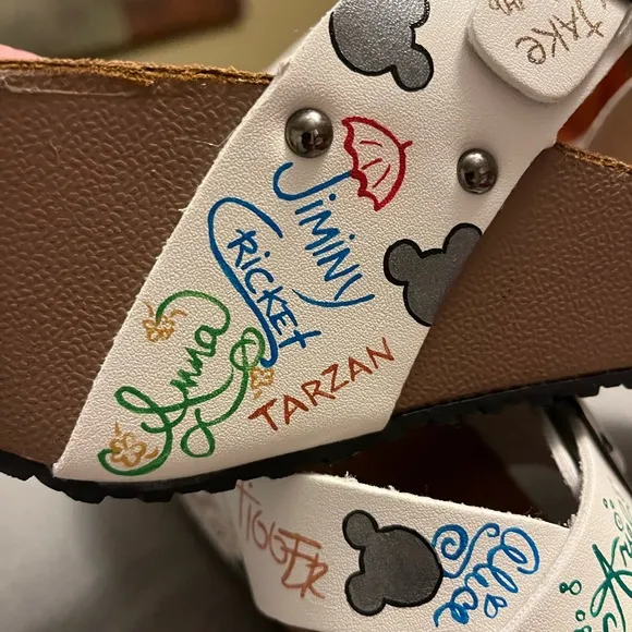 HAND PAINTED Gorgeous Sandals! Size 8 / 7.5!