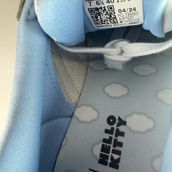 Hello Kitty Adidas Superstar J Embroidered Cloud Women’s Size 8 Sneakers Shoes