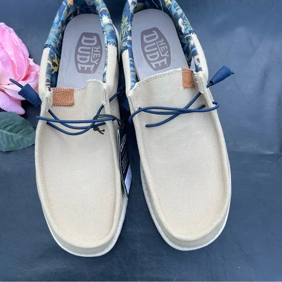Hey Dude Men's Wally Funk Oasis size 13  color beige and blue  new